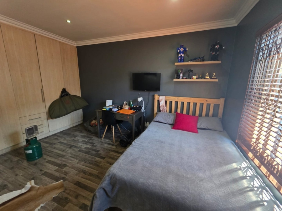4 Bedroom Property for Sale in Vanderbijlpark SE 8 Gauteng