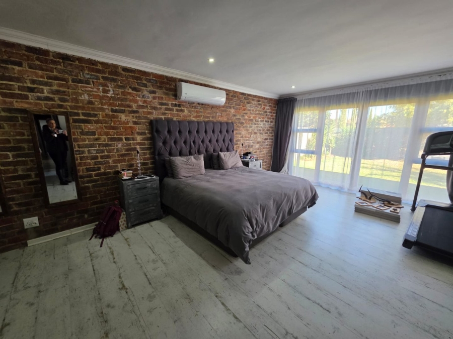 4 Bedroom Property for Sale in Vanderbijlpark SE 8 Gauteng