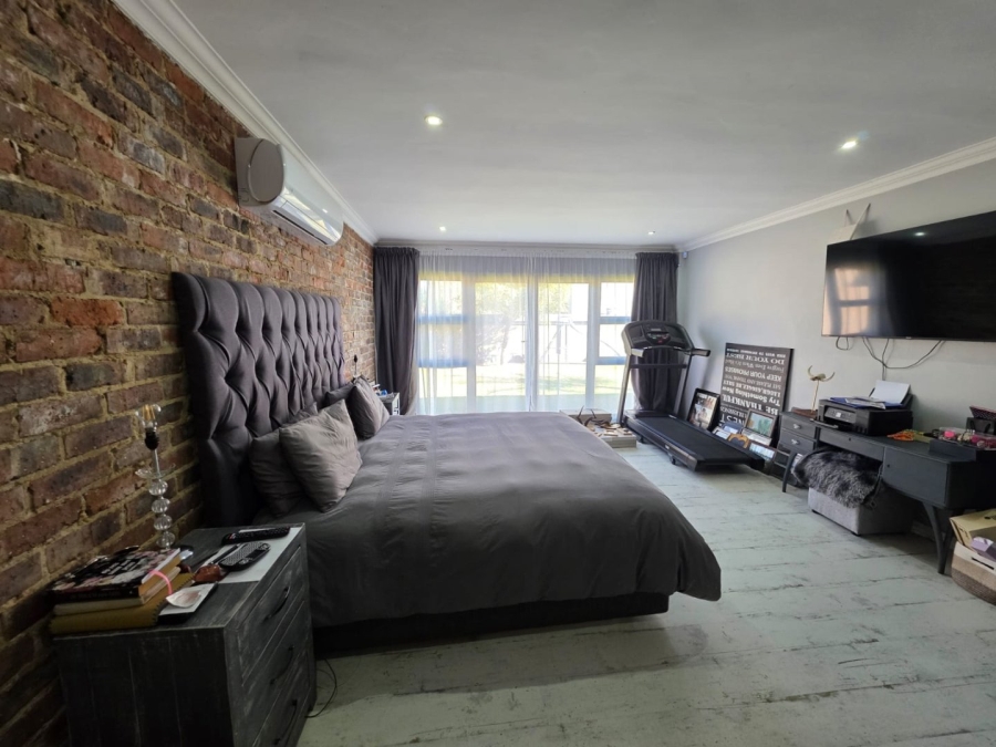 4 Bedroom Property for Sale in Vanderbijlpark SE 8 Gauteng