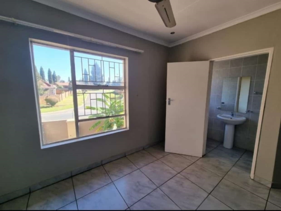 2 Bedroom Property for Sale in Vanderbijlpark SE 4 Gauteng