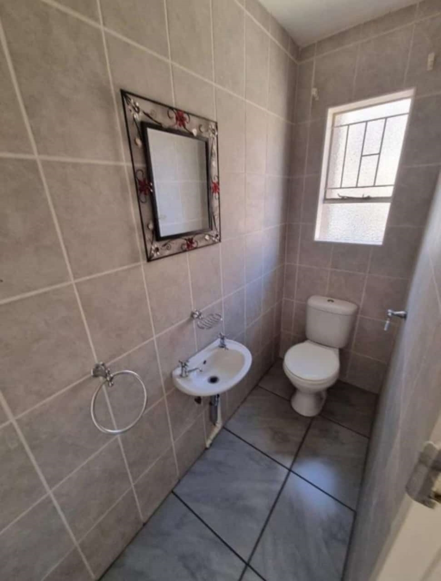 2 Bedroom Property for Sale in Vanderbijlpark SE 4 Gauteng