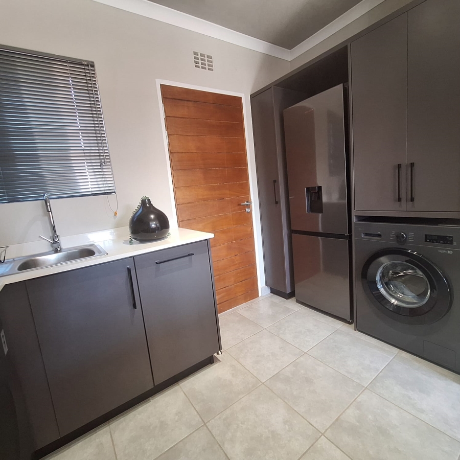 2 Bedroom Property for Sale in Sinoville Gauteng