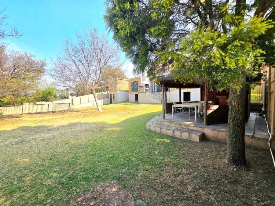 5 Bedroom Property for Sale in Zwartkop Gauteng