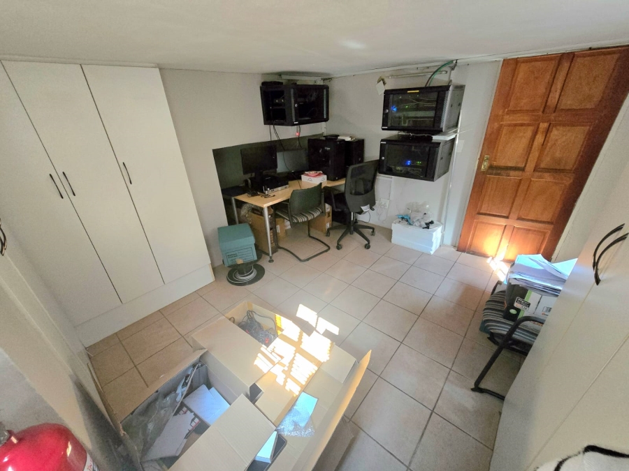 5 Bedroom Property for Sale in Zwartkop Gauteng