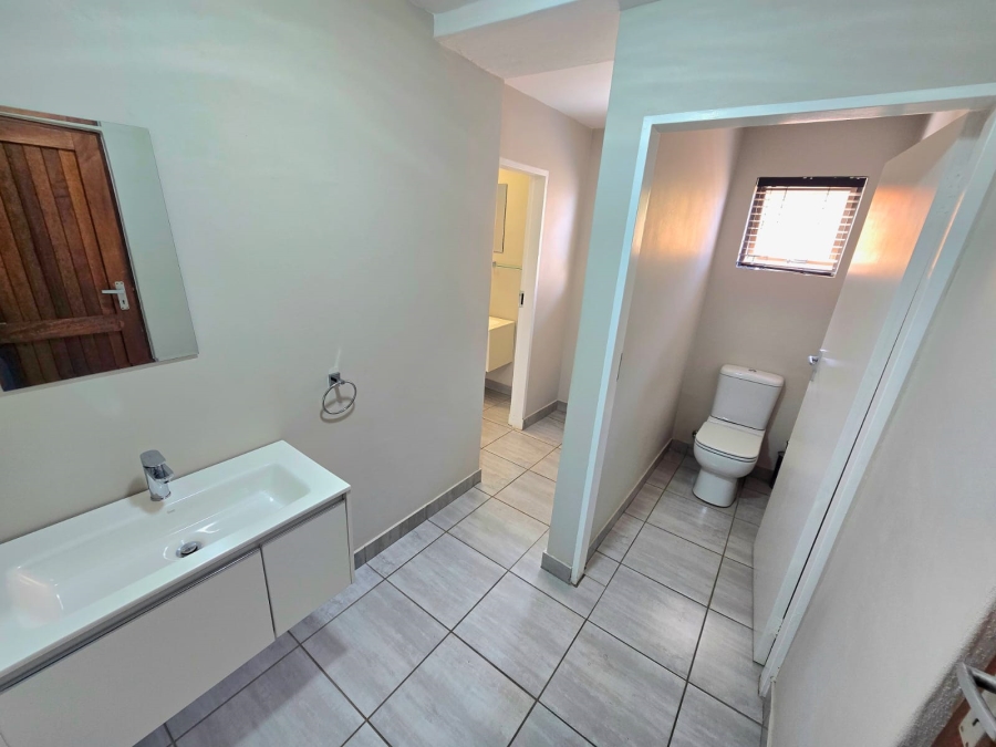 5 Bedroom Property for Sale in Zwartkop Gauteng