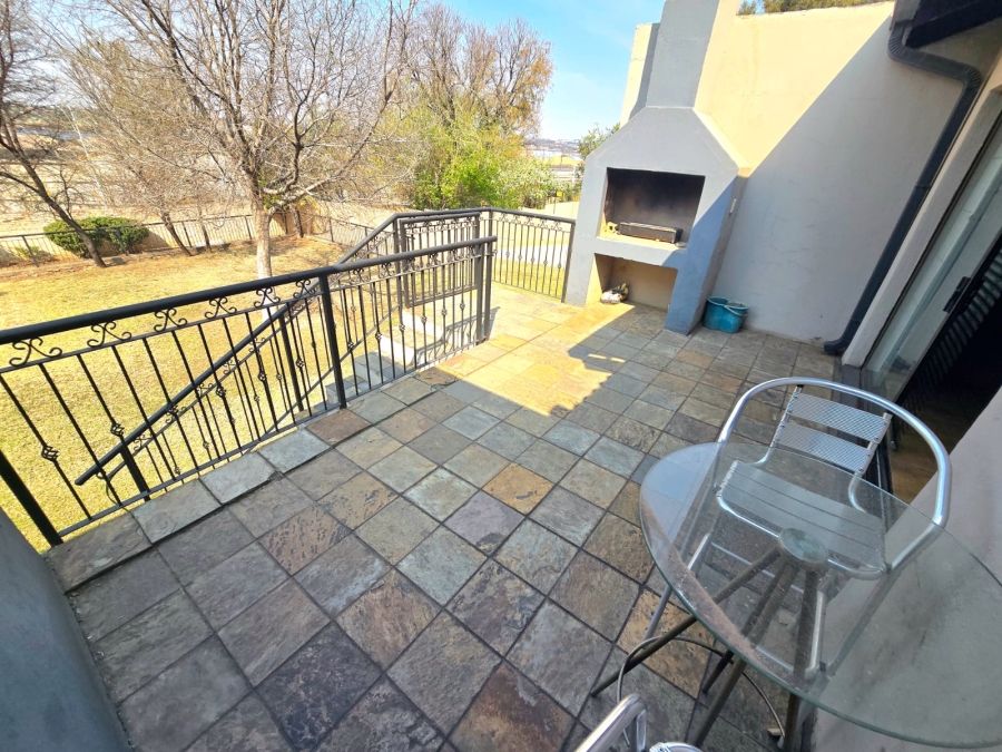 5 Bedroom Property for Sale in Zwartkop Gauteng