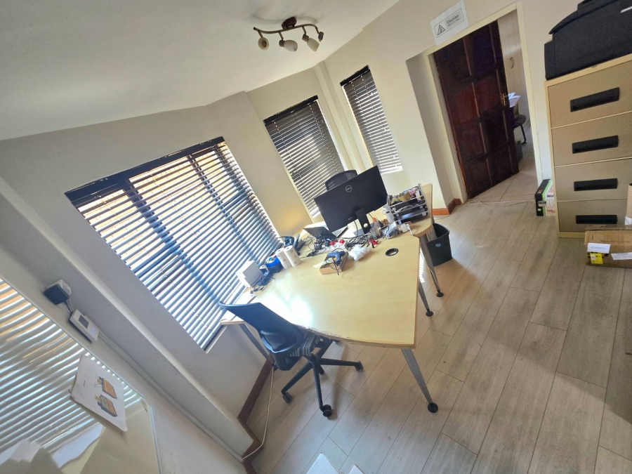 5 Bedroom Property for Sale in Zwartkop Gauteng