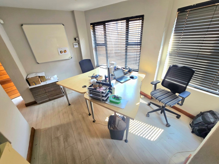 5 Bedroom Property for Sale in Zwartkop Gauteng