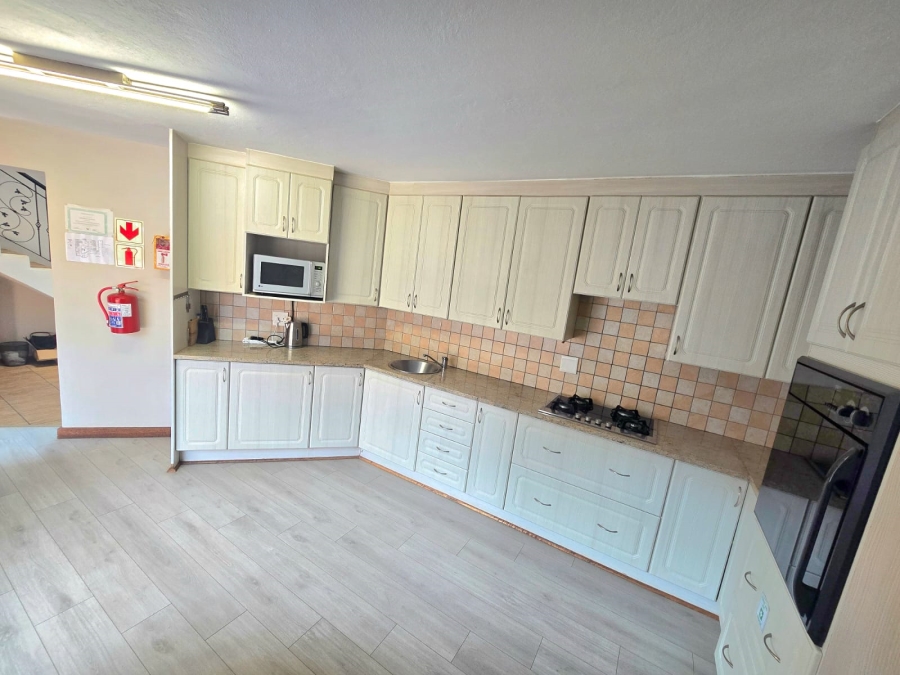 5 Bedroom Property for Sale in Zwartkop Gauteng
