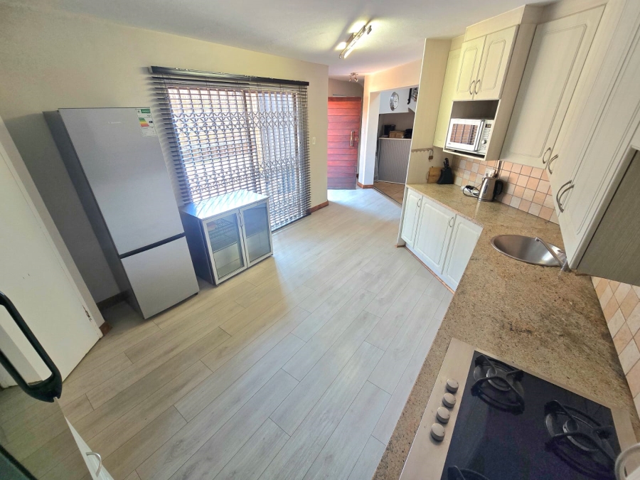 5 Bedroom Property for Sale in Zwartkop Gauteng