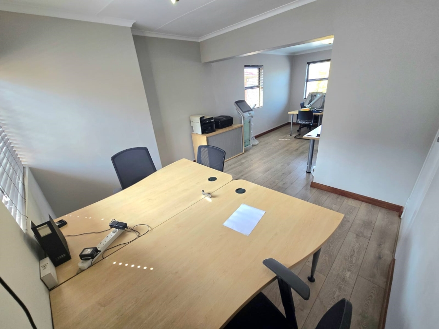 5 Bedroom Property for Sale in Zwartkop Gauteng