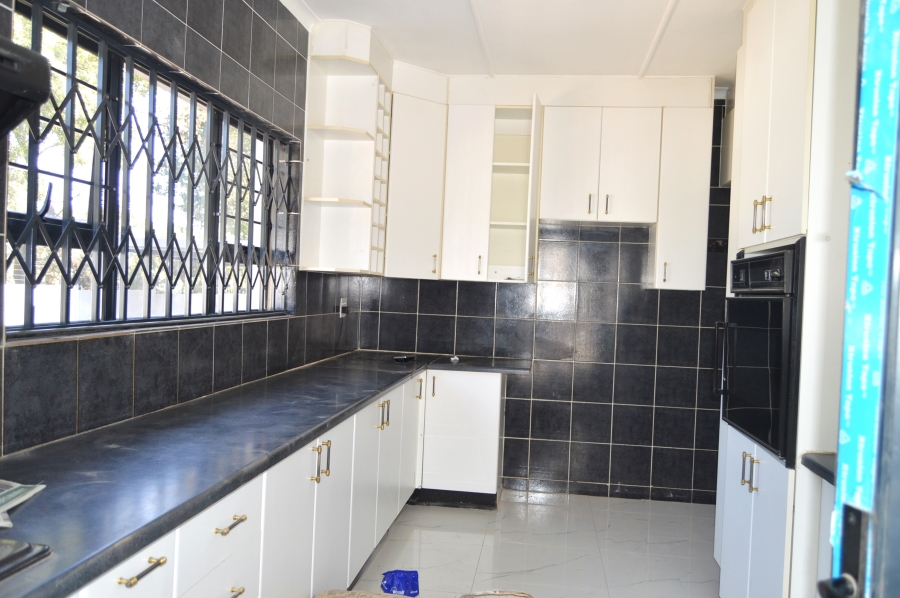 To Let 6 Bedroom Property for Rent in Horison Gauteng