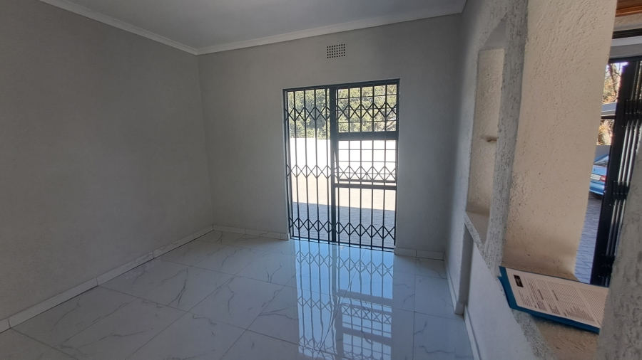 To Let 6 Bedroom Property for Rent in Horison Gauteng