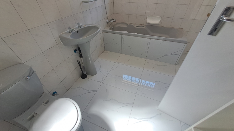 To Let 6 Bedroom Property for Rent in Horison Gauteng