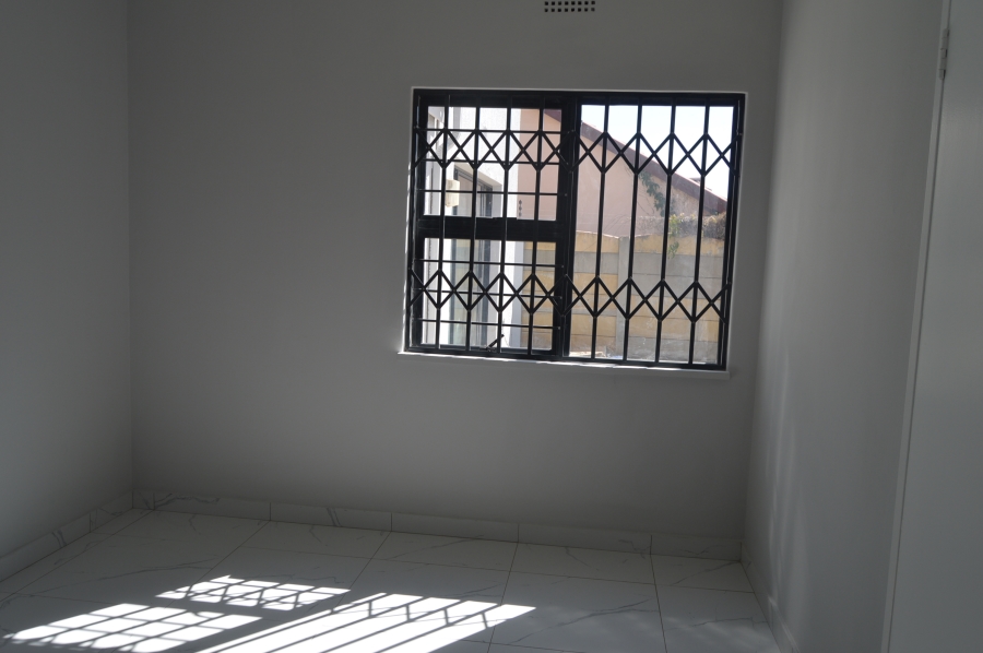 To Let 6 Bedroom Property for Rent in Horison Gauteng