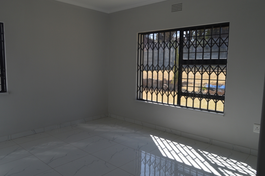 To Let 6 Bedroom Property for Rent in Horison Gauteng