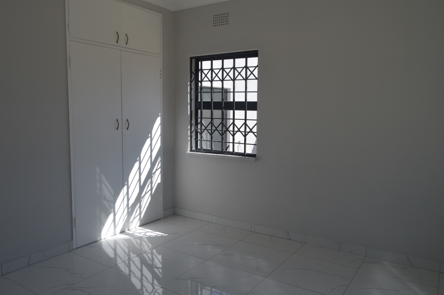 To Let 6 Bedroom Property for Rent in Horison Gauteng
