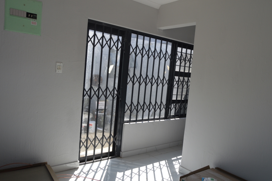 To Let 6 Bedroom Property for Rent in Horison Gauteng