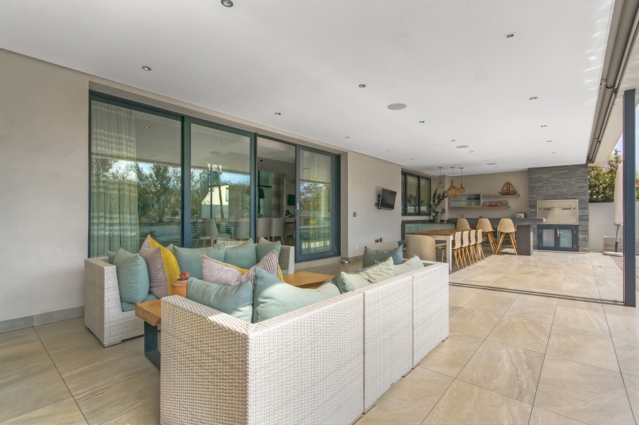 4 Bedroom Property for Sale in Waterfall Country Estate Gauteng