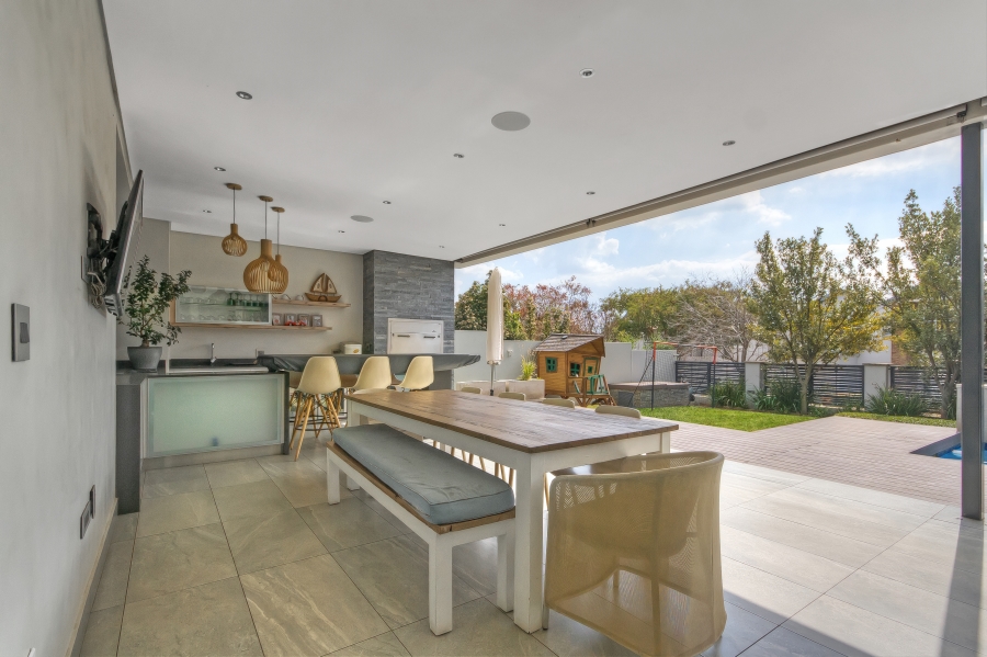 4 Bedroom Property for Sale in Waterfall Country Estate Gauteng