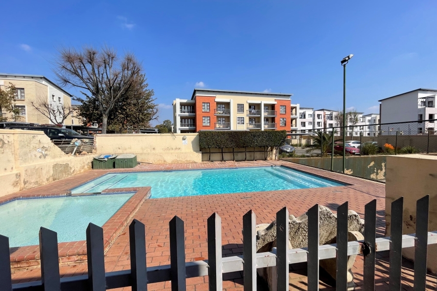 To Let 2 Bedroom Property for Rent in Ferndale Gauteng