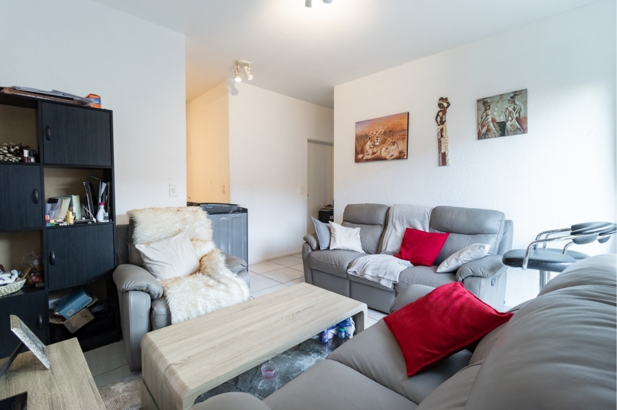 To Let 2 Bedroom Property for Rent in Wilro Park Gauteng