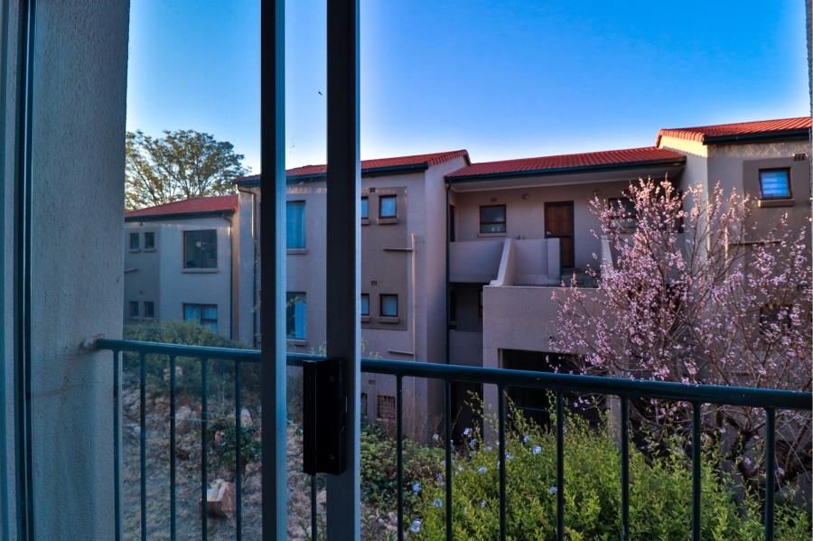 To Let 2 Bedroom Property for Rent in Wilro Park Gauteng