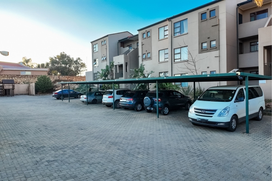 To Let 2 Bedroom Property for Rent in Wilro Park Gauteng