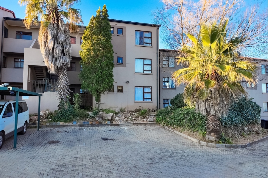 To Let 2 Bedroom Property for Rent in Wilro Park Gauteng
