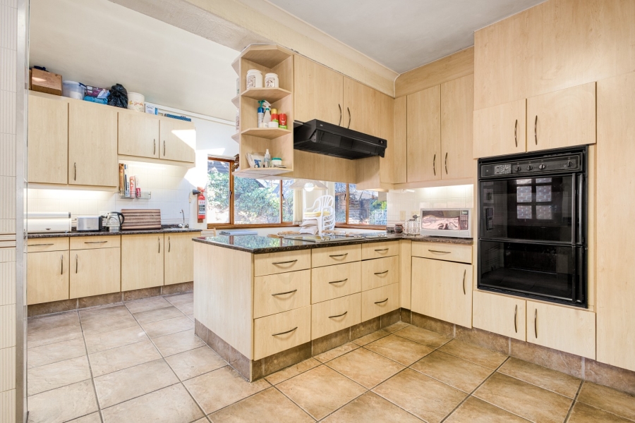 4 Bedroom Property for Sale in Oaklands Gauteng