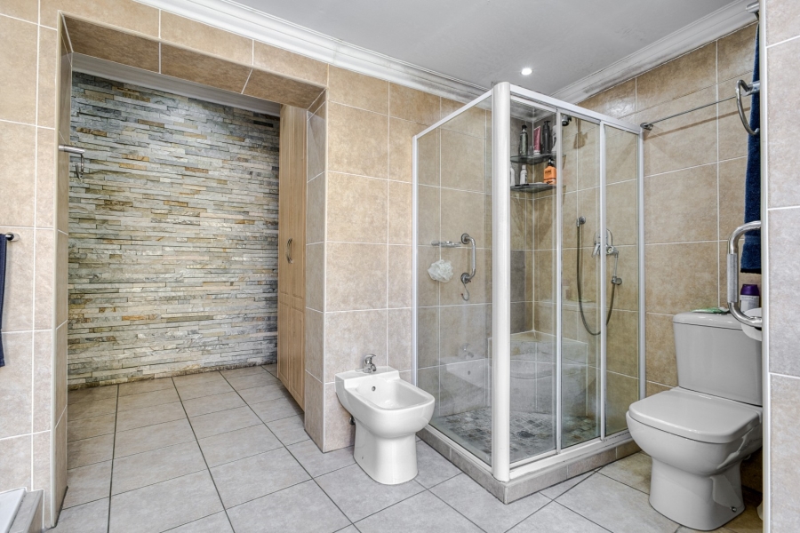4 Bedroom Property for Sale in Oaklands Gauteng
