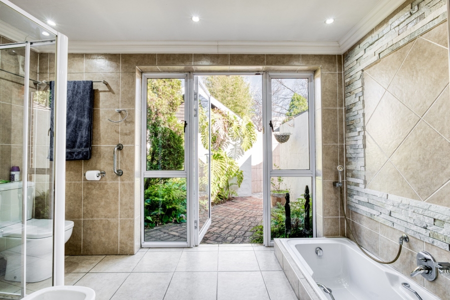 4 Bedroom Property for Sale in Oaklands Gauteng
