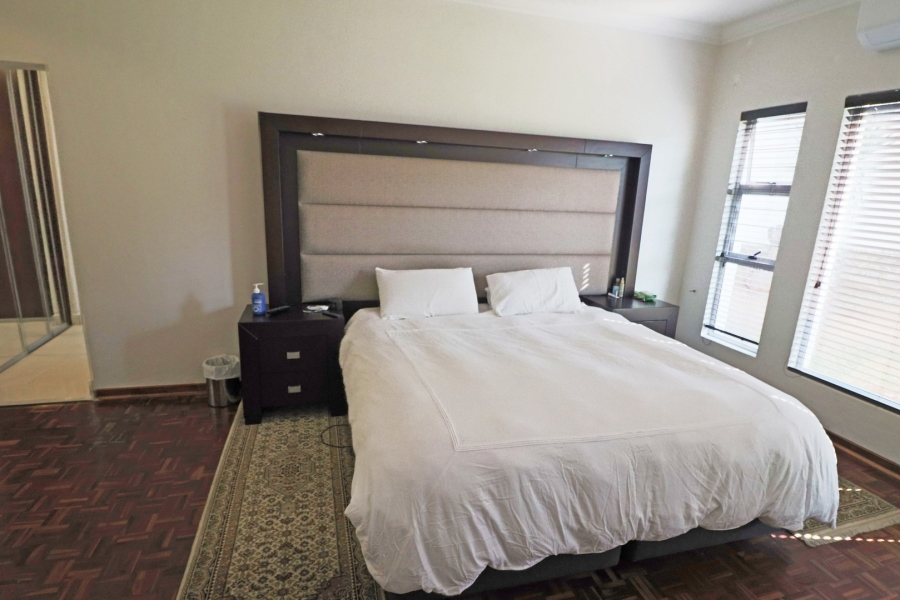 5 Bedroom Property for Sale in Bryanston Gauteng