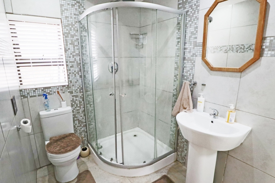 5 Bedroom Property for Sale in Bryanston Gauteng