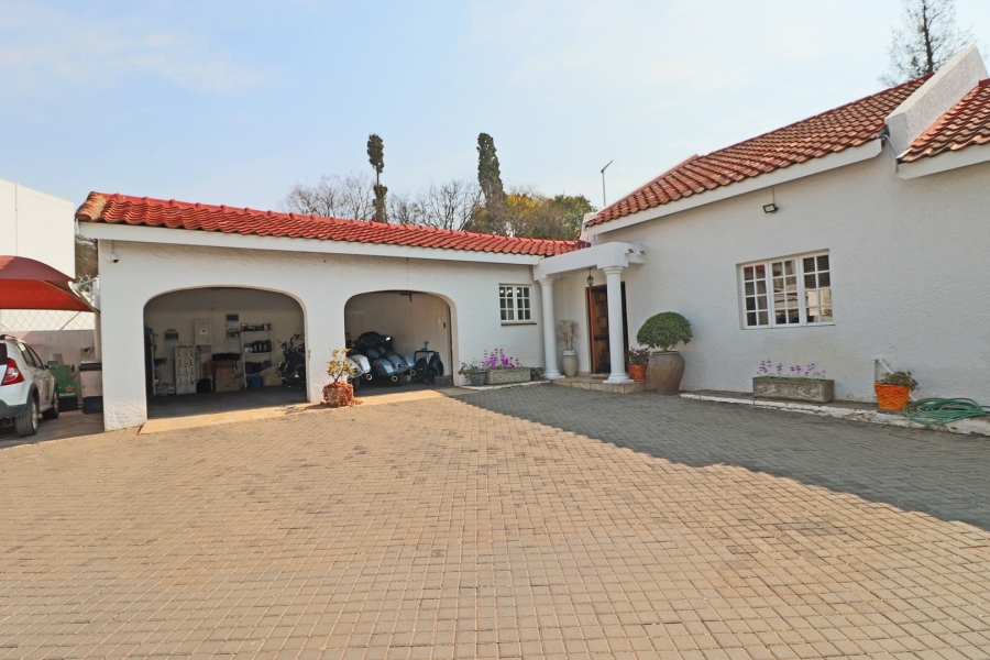 5 Bedroom Property for Sale in Bryanston Gauteng