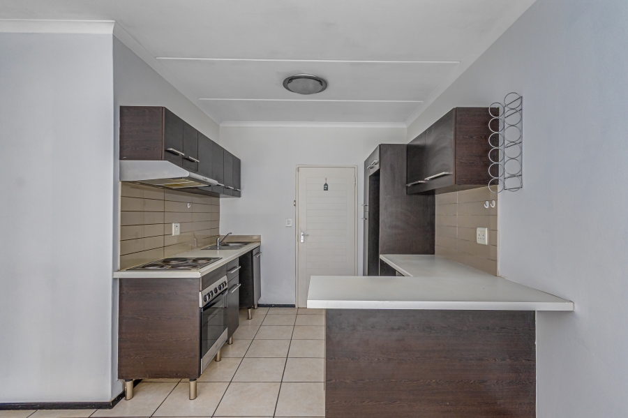 To Let 2 Bedroom Property for Rent in North Riding Gauteng