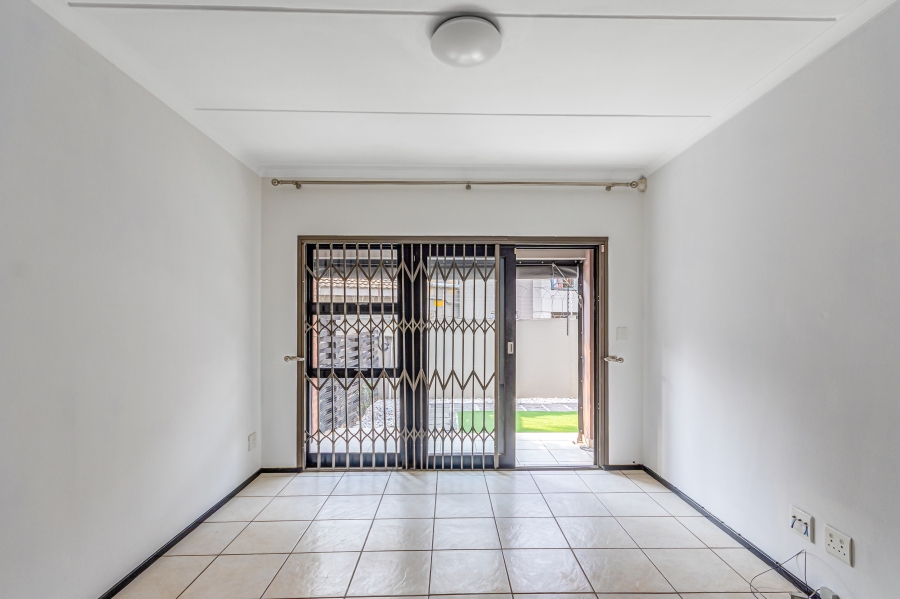 To Let 2 Bedroom Property for Rent in North Riding Gauteng