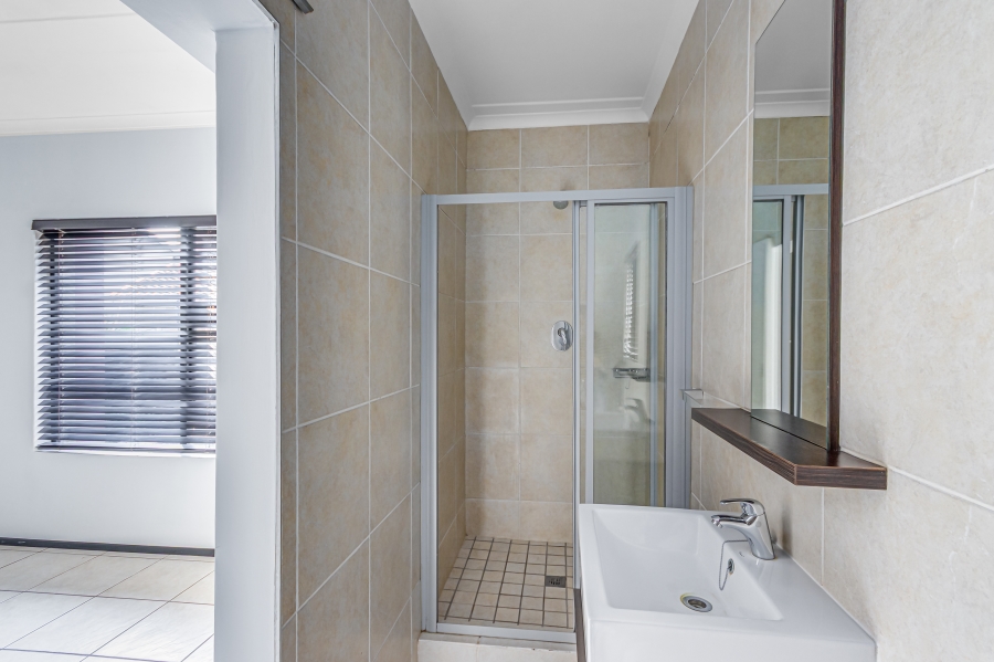 To Let 2 Bedroom Property for Rent in North Riding Gauteng