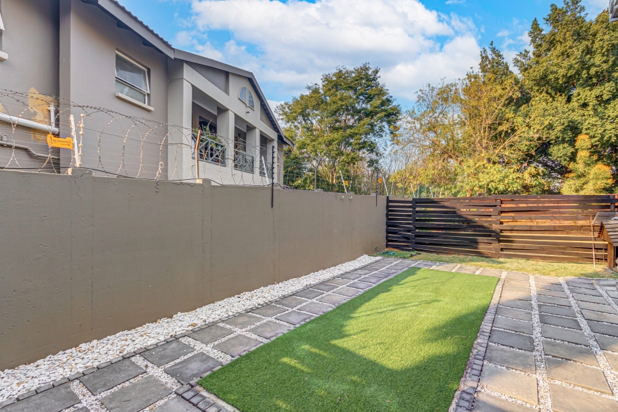 To Let 2 Bedroom Property for Rent in North Riding Gauteng