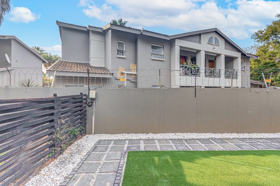 To Let 2 Bedroom Property for Rent in North Riding Gauteng