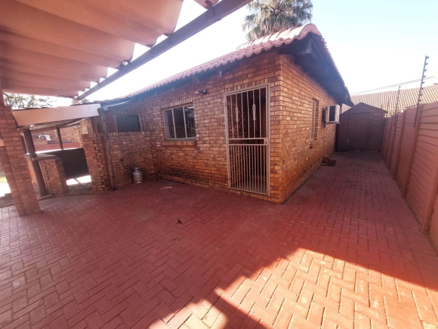 To Let 3 Bedroom Property for Rent in Doornpoort Gauteng
