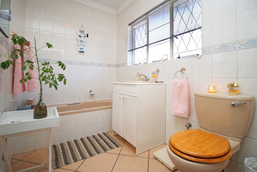 3 Bedroom Property for Sale in Dunsevern Gauteng