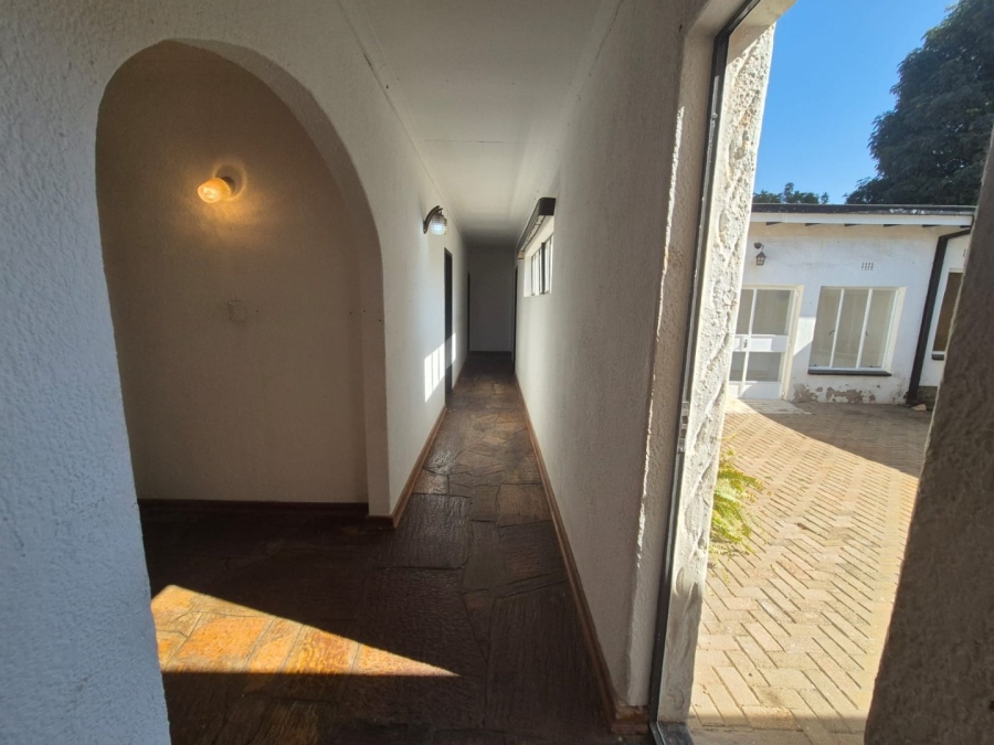4 Bedroom Property for Sale in Wilro Park Gauteng