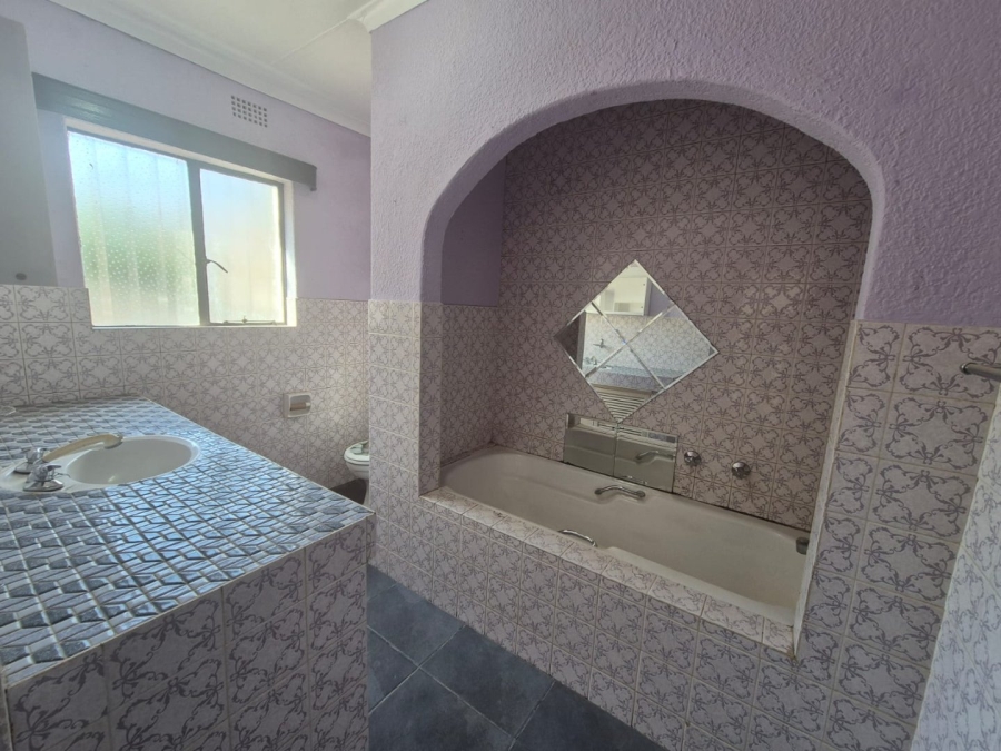 4 Bedroom Property for Sale in Wilro Park Gauteng