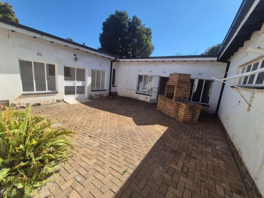 4 Bedroom Property for Sale in Wilro Park Gauteng