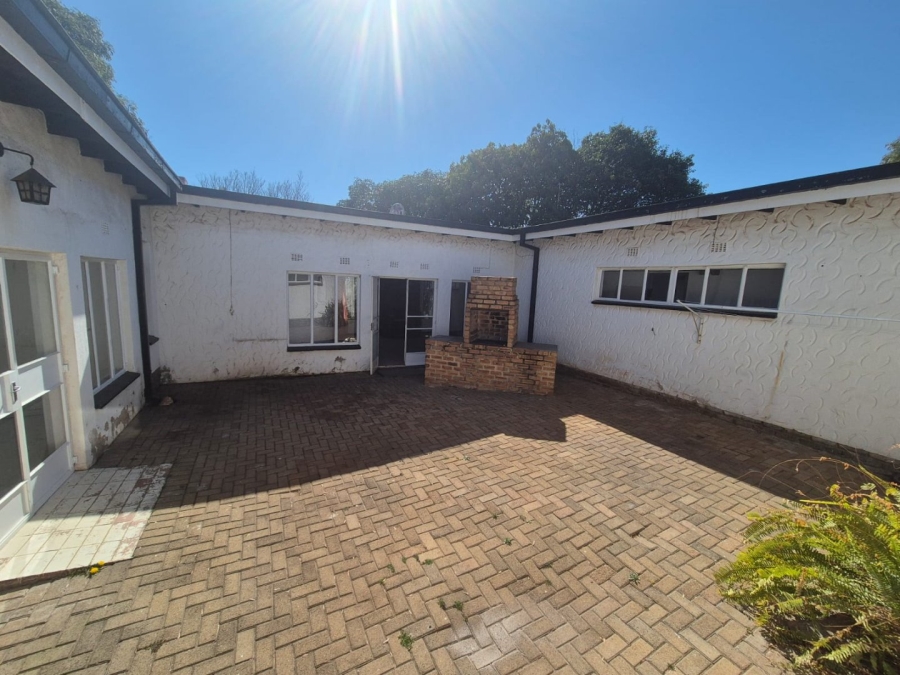 4 Bedroom Property for Sale in Wilro Park Gauteng