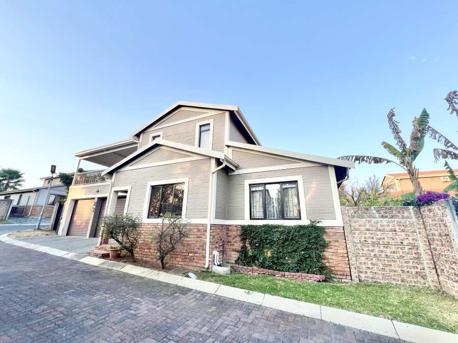 4 Bedroom Property for Sale in Halfway Gardens Gauteng