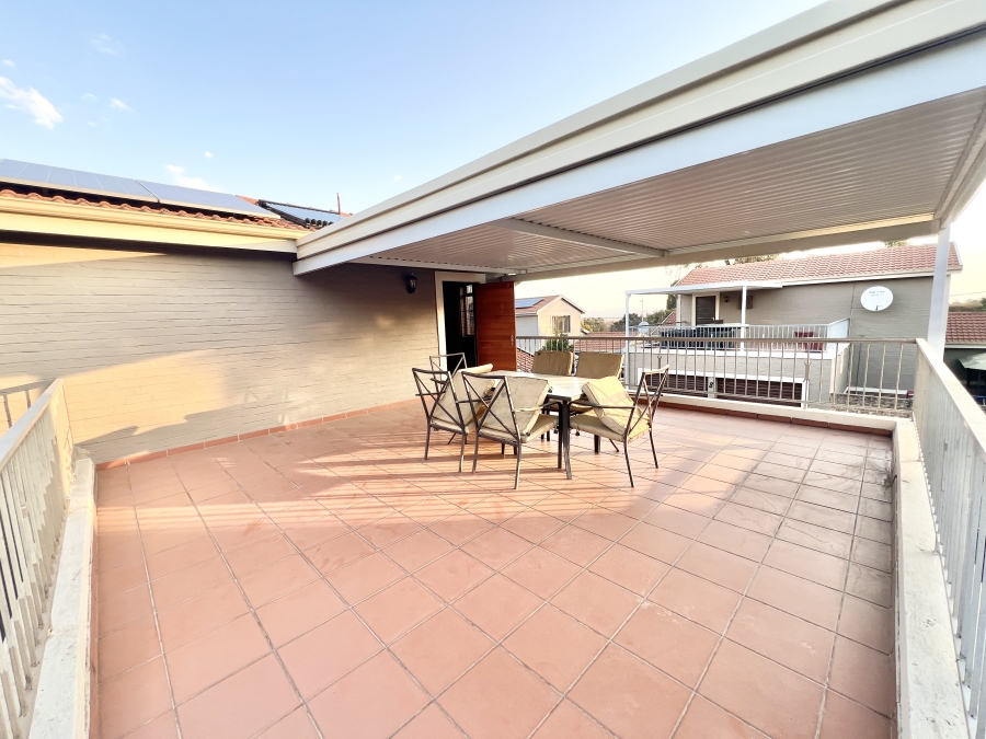 4 Bedroom Property for Sale in Halfway Gardens Gauteng