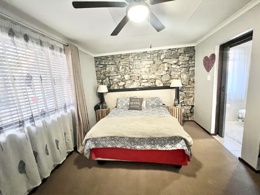 4 Bedroom Property for Sale in Halfway Gardens Gauteng