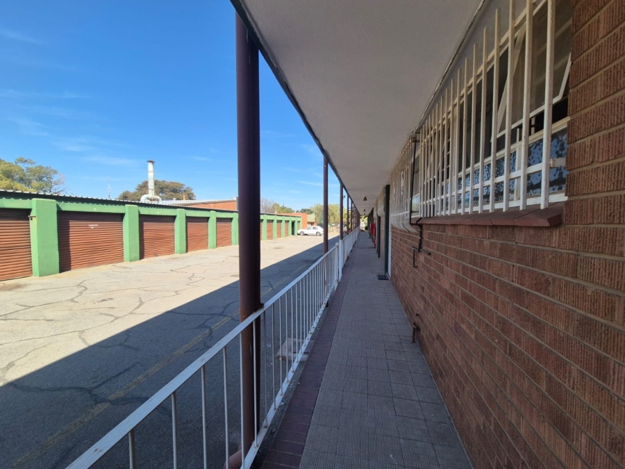 2 Bedroom Property for Sale in Greenhills Gauteng